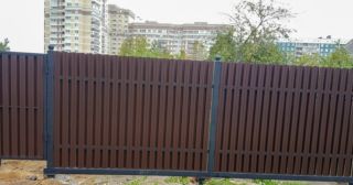 Купить распашные ворота из штакетника Лобня, цена от 2704 руб.